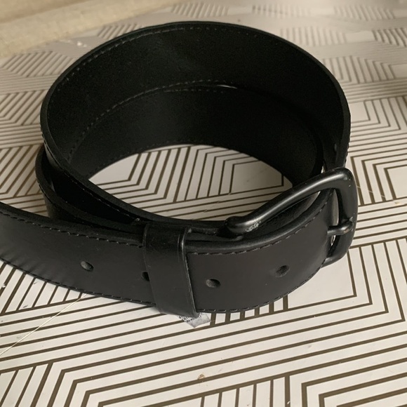 Old Navy Black Leather Belt Size S  #301 - Picture 2 of 7